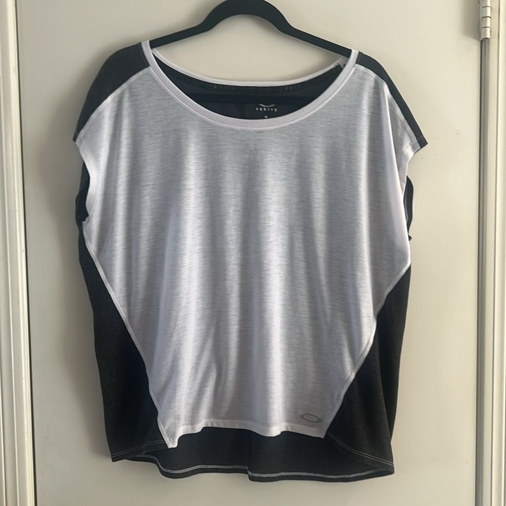 Oakley Women’s Short Sleeved T-Shirt.